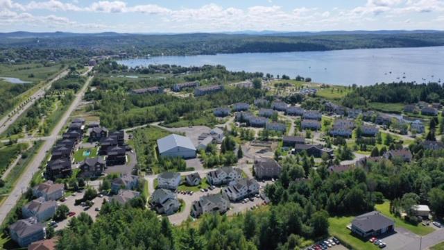 Condo Entre Ville Et Nature 2 Magog Εξωτερικό φωτογραφία
